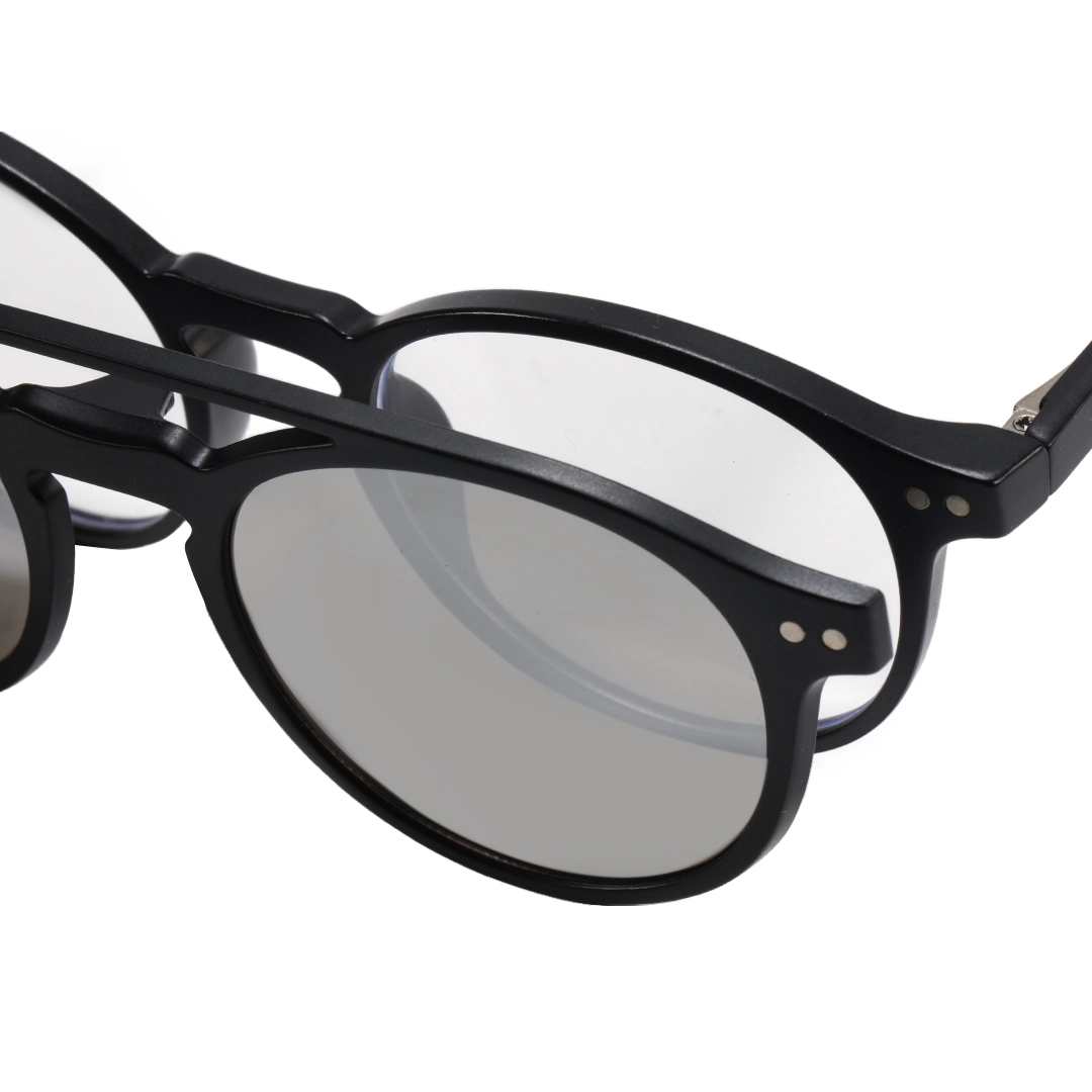 End piece detail of Gale round tr90 magnetic clip-on eyeglasses set with interchangeable clip-on lenses RR0132601 in black