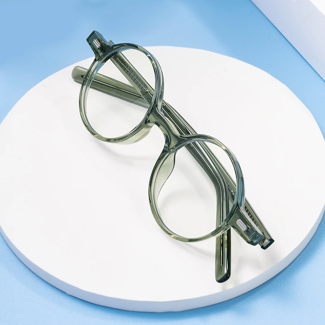 Scene view of Linda vintage round tr90 eyeglasses RR0162209 in army green