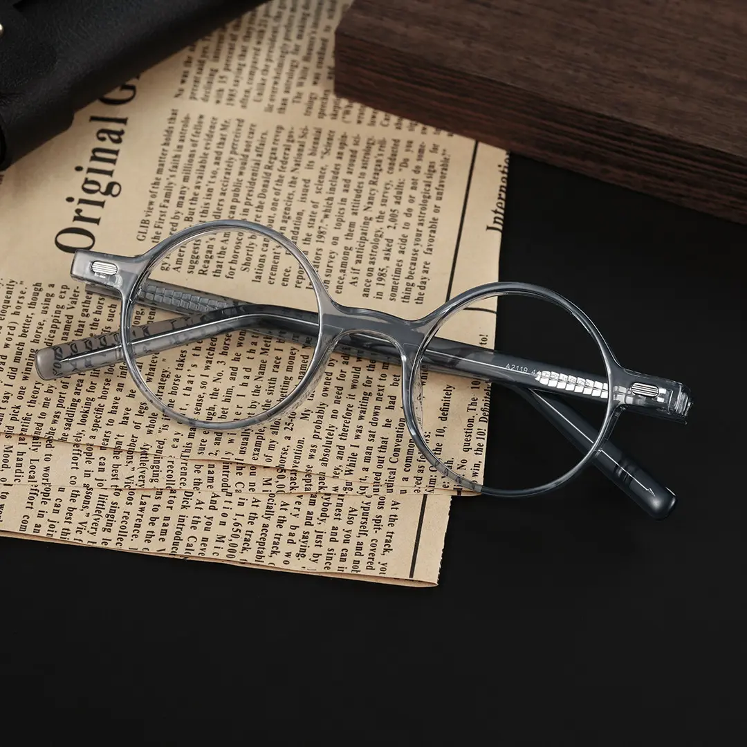 Scene view of Linda vintage round tr90 eyeglasses RR0162209 in grey