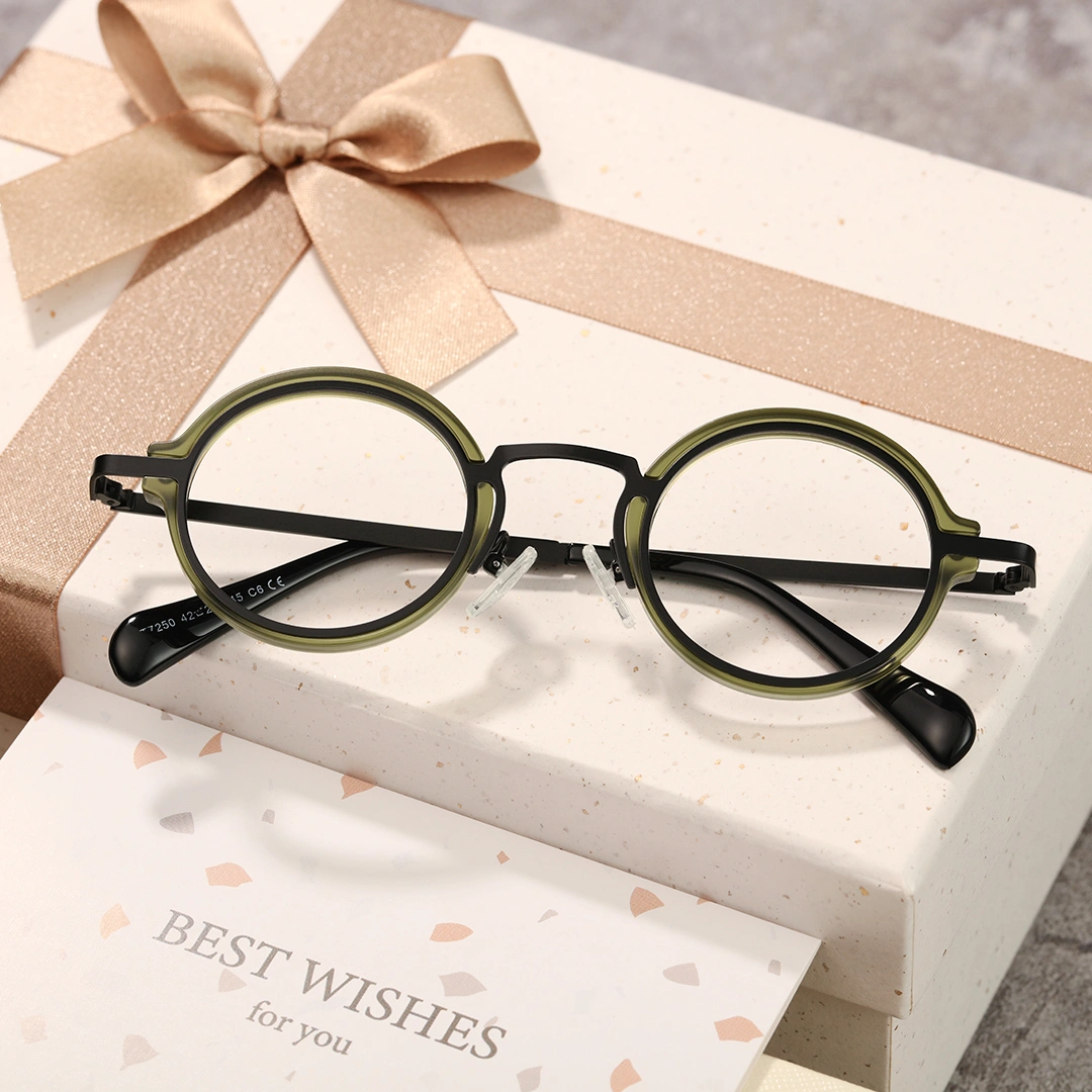 Scene close-up view of Kil vintage round tr90 eyeglasses in army green. SPU: RR0312406