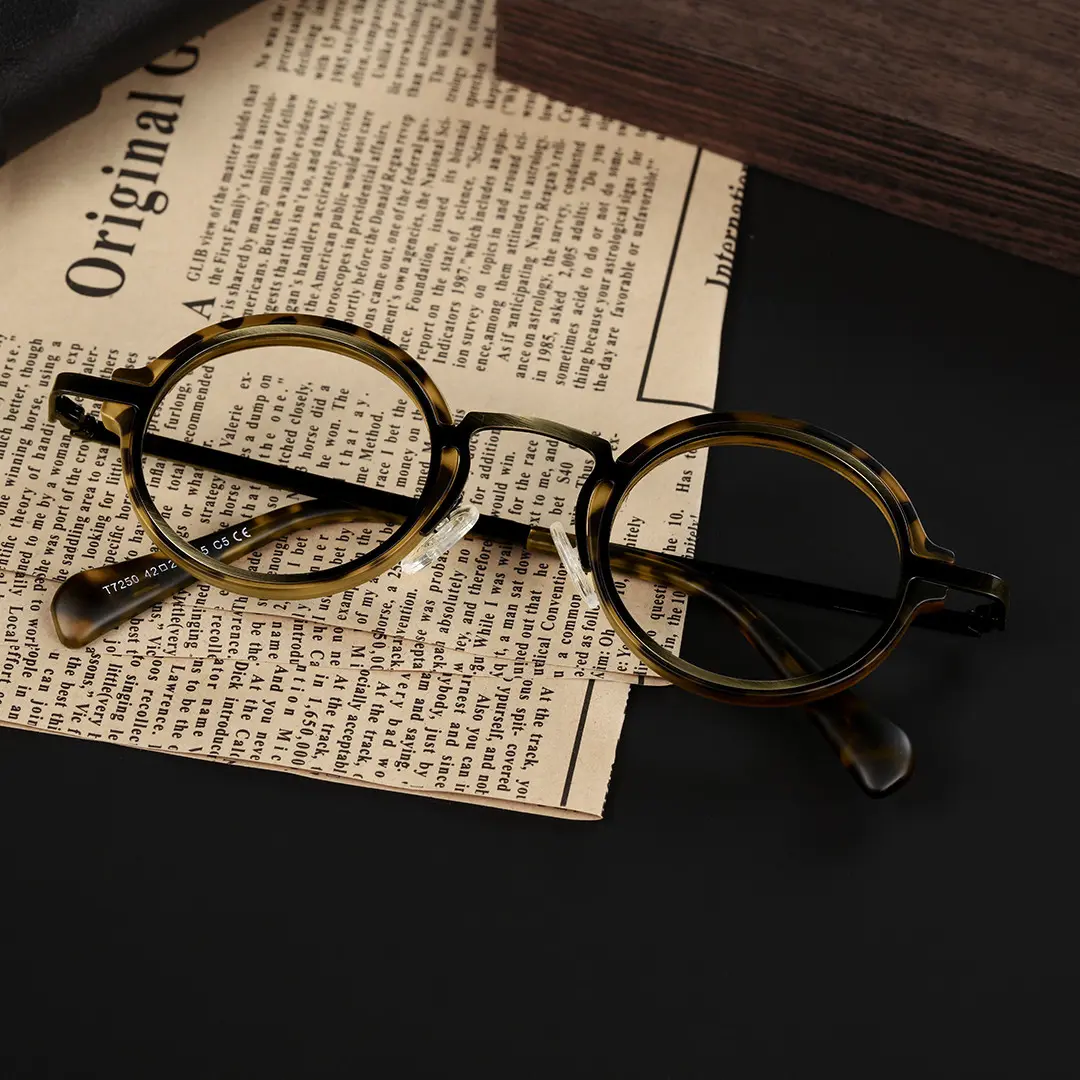 Scene close-up view of Kil round tr90 eyeglasses RR0312406 in brown tortoise