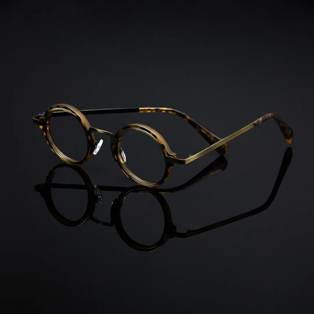 Scene view of Kil round tr90 eyeglasses RR0312406 in brown tortoise