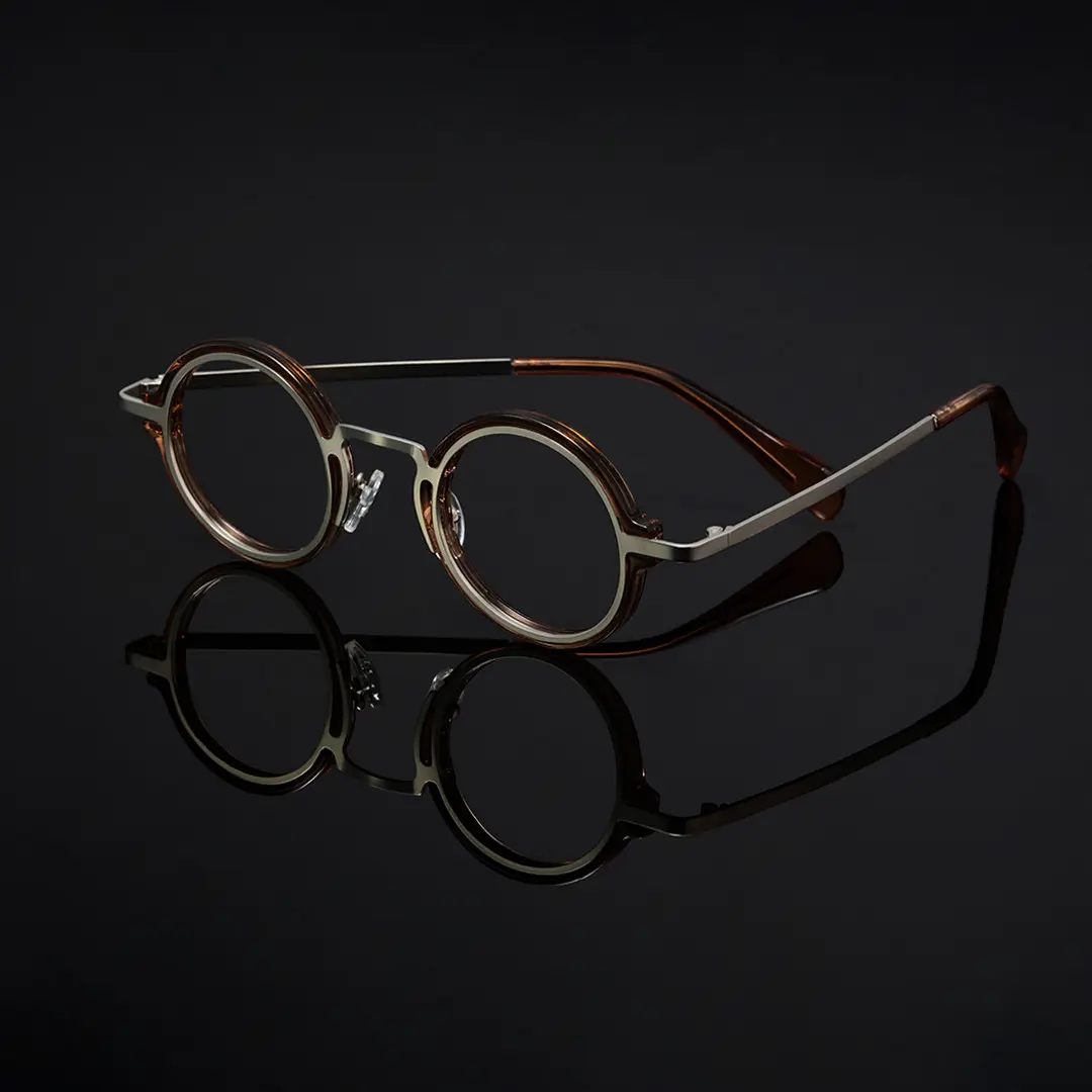 Scene view of Kil round tr90 eyeglasses RR0312406 in gold