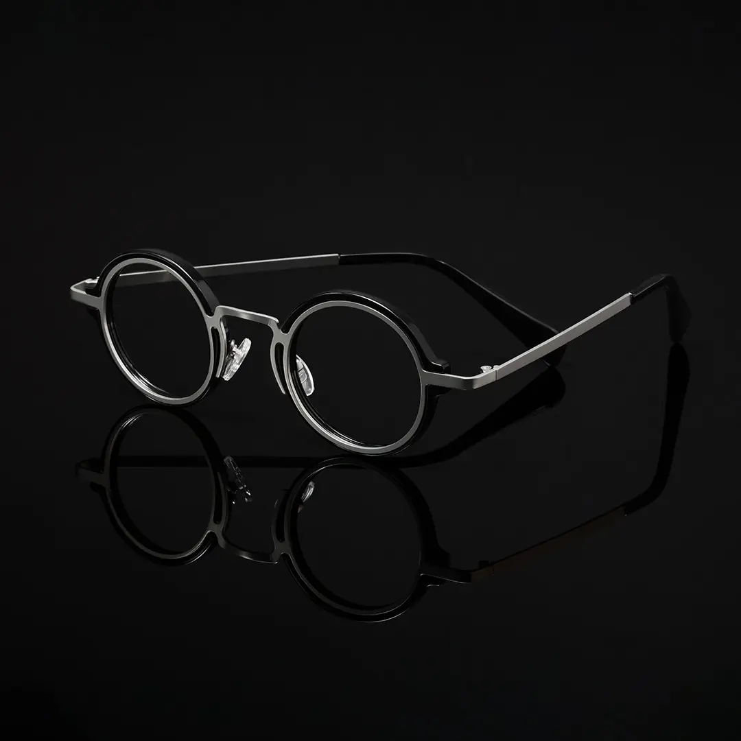 Scene view of Kil round tr90 eyeglasses RR0312406 in silver
