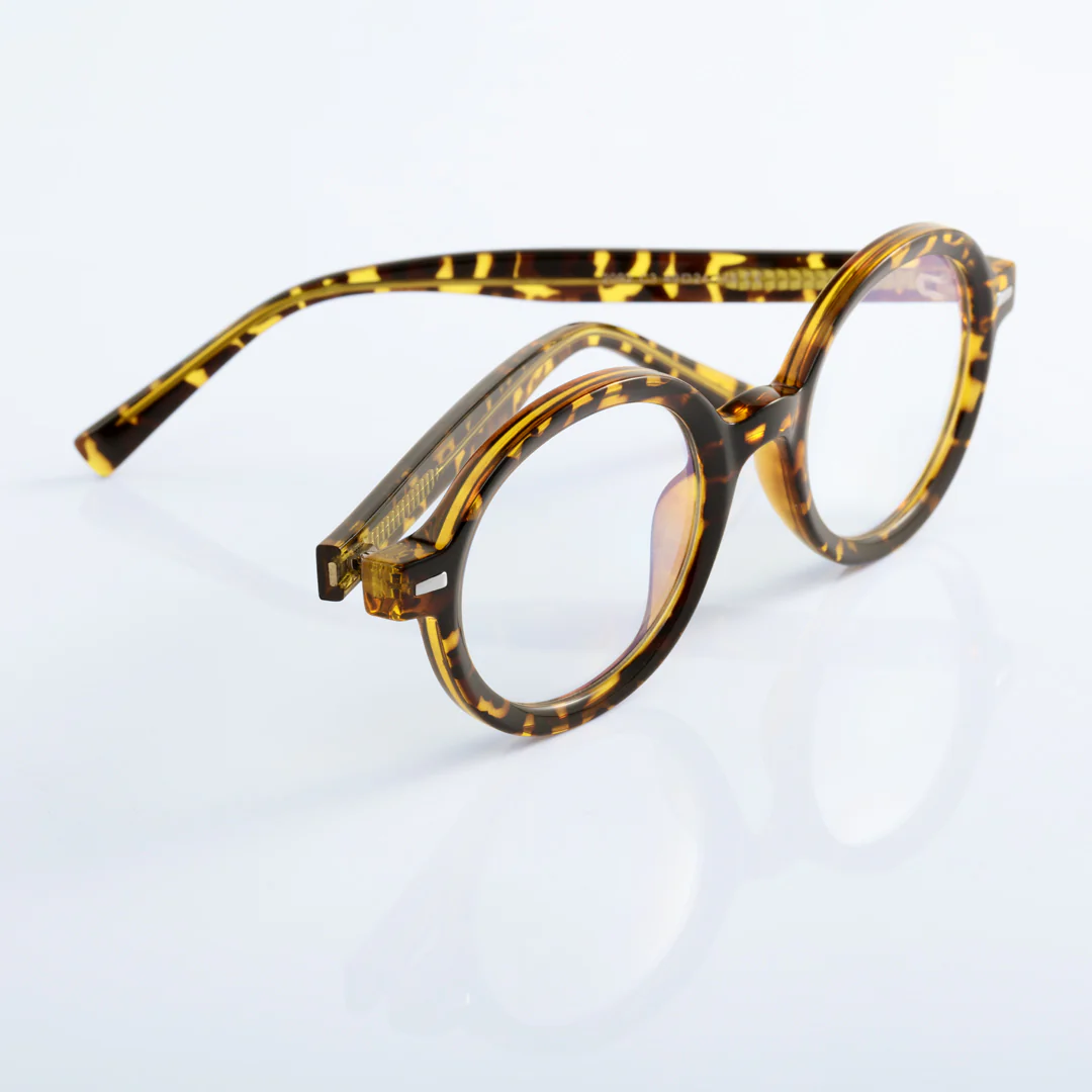 Scene view of Btul round tr90 eyeglasses RR0332302 in brown tortoise