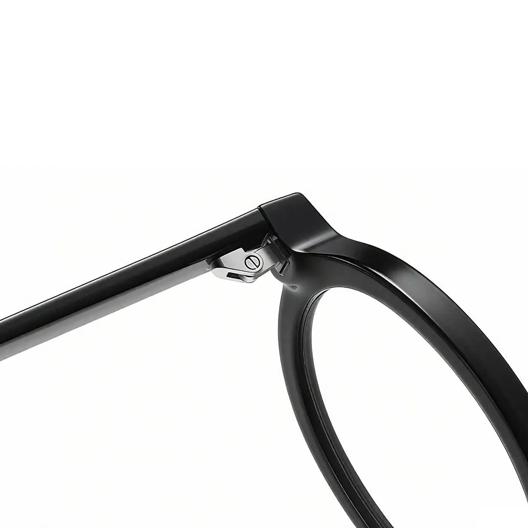 Spring hinge detail of Btul round tr90 eyeglasses RR0332302 in black