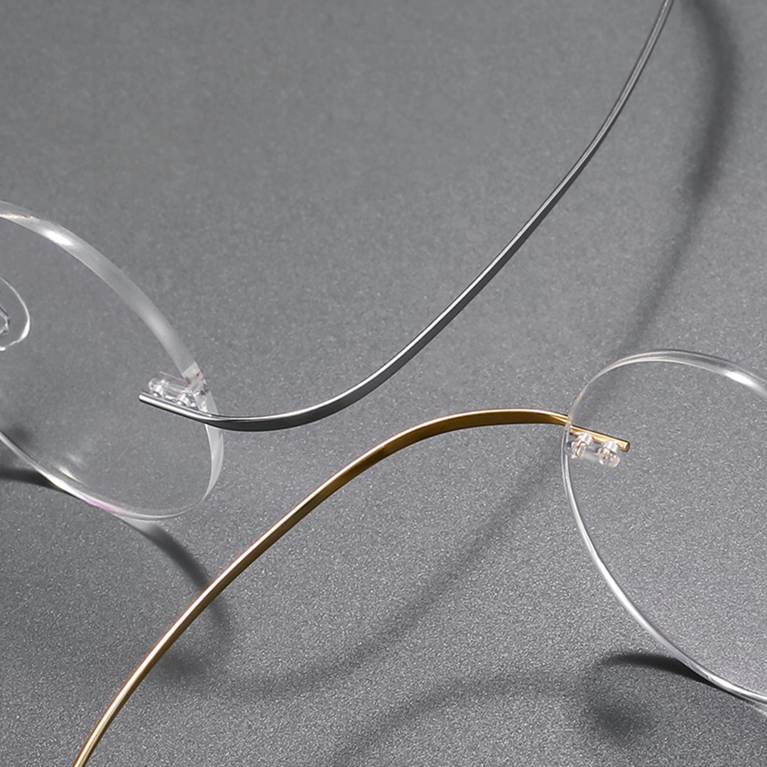 Scene view of Darcy vintage round titanium eyeglasses in silver. SPU: RT0012506