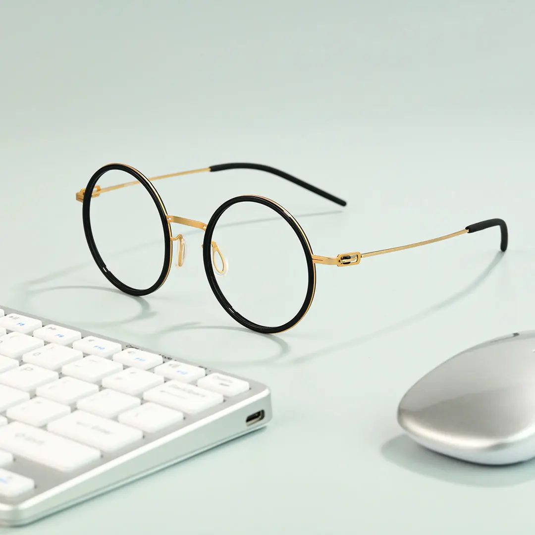 Scene view of Vacation vintage round titanium eyeglasses RT0082501 in black