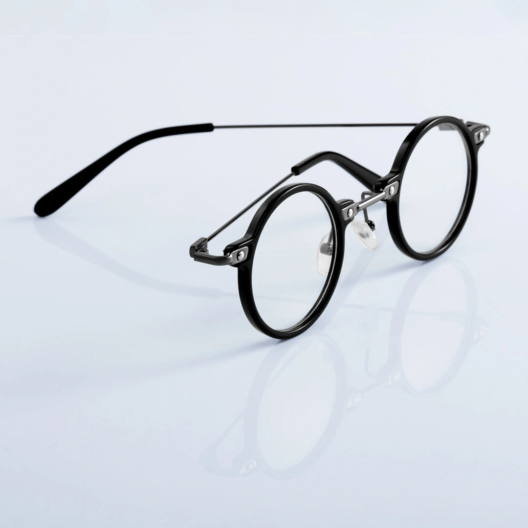 Scene view of Ivy round titanium eyeglasses RT0302405 in black