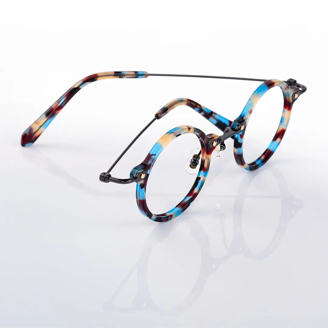 Scene view of Vicky steampunk round titanium eyeglasses RT0302406 in blue tortoise