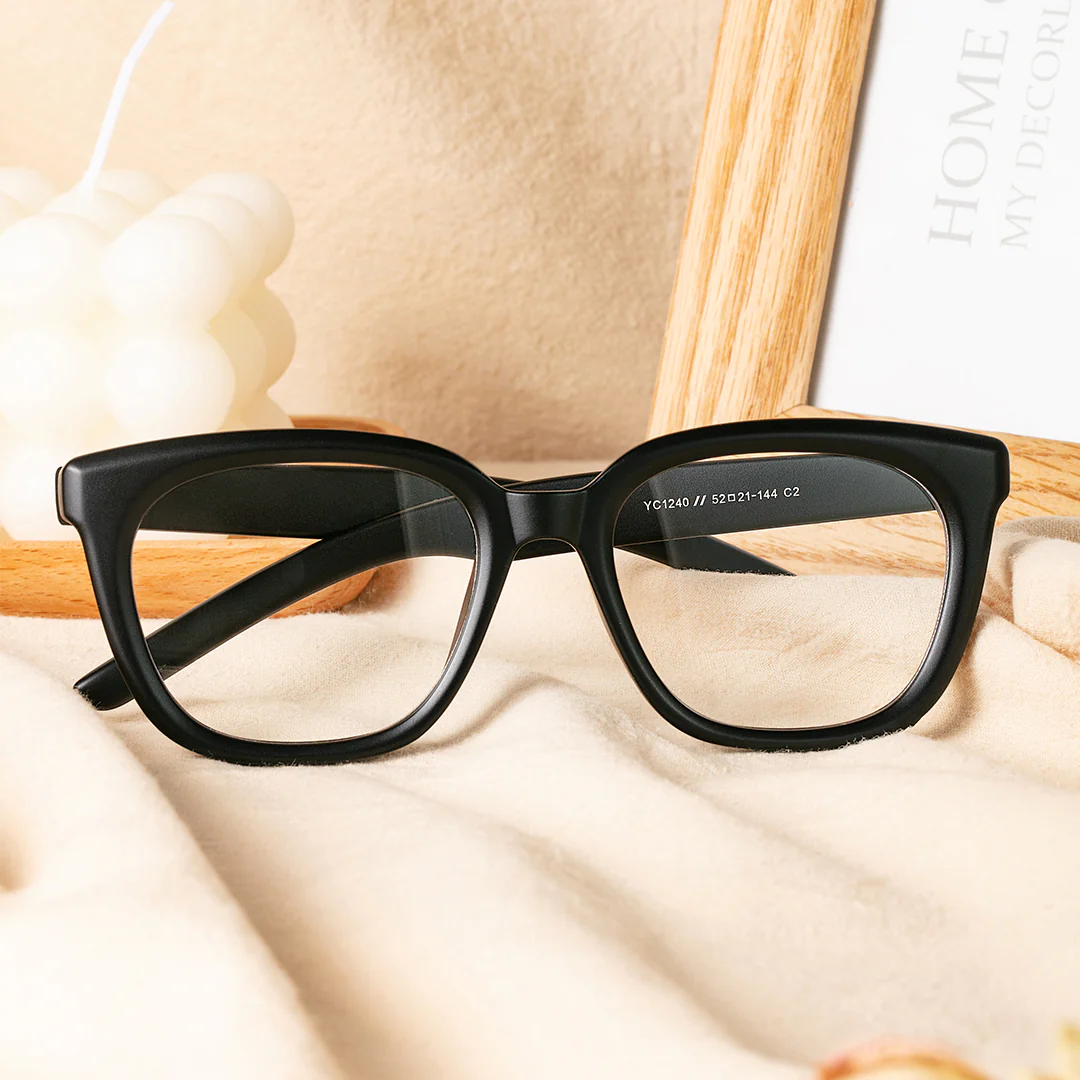 Scene view of Wow square acetate eyeglasses SA0122401 in black