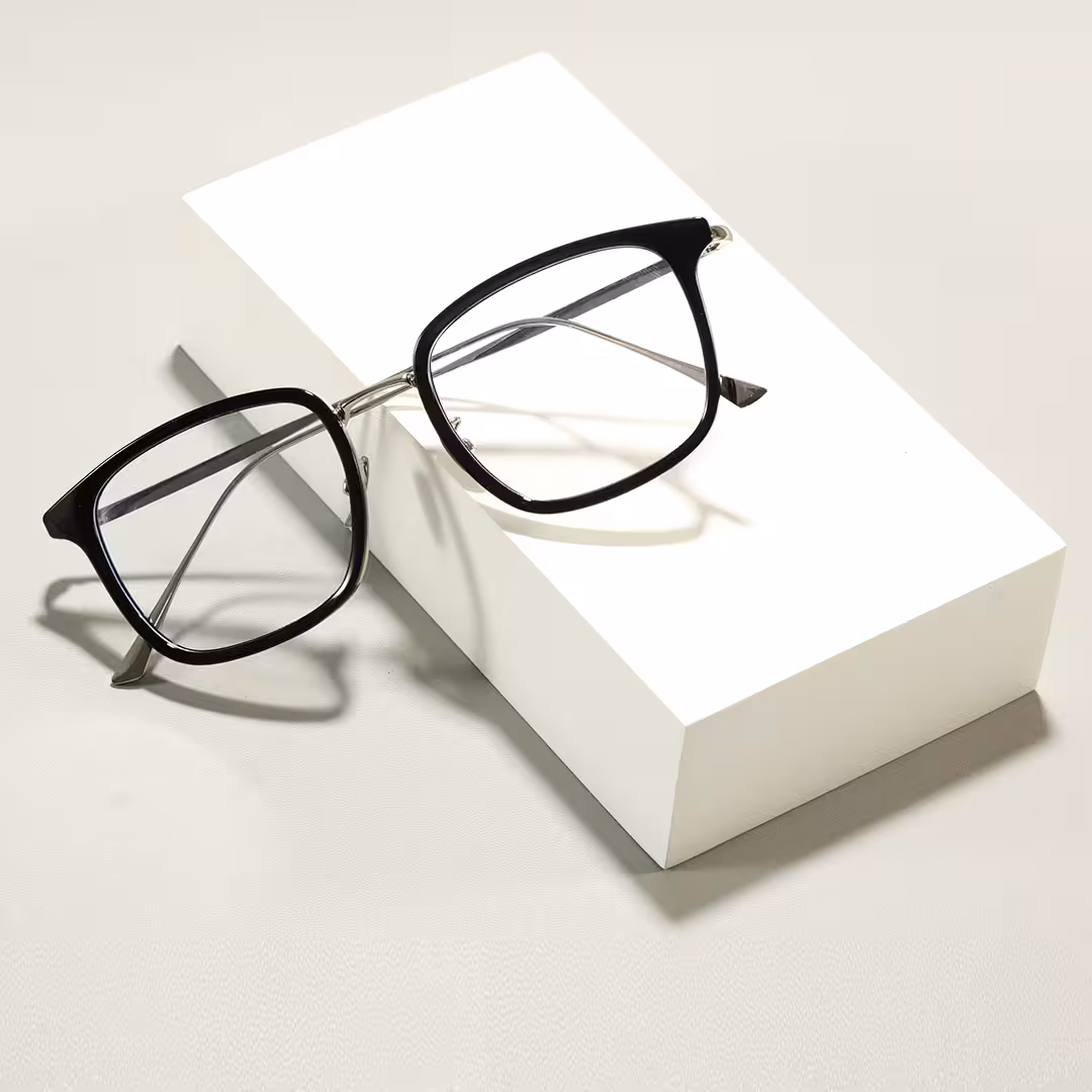 Scene view of Hale square metal eyeglasses SM0102605 in black