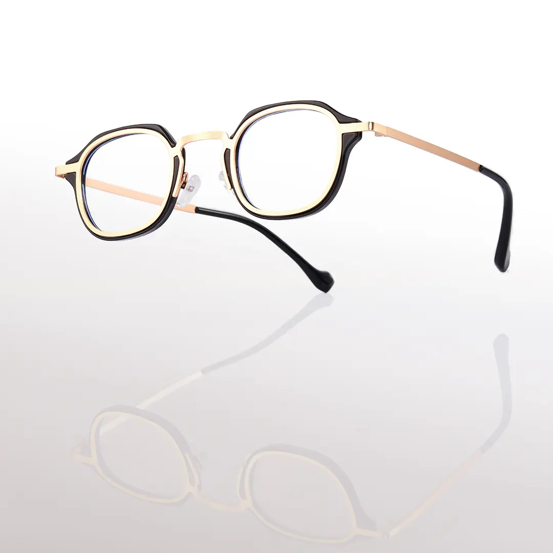 Scene close-up view of Gene square pc eyeglasses SP0042207 in gold
