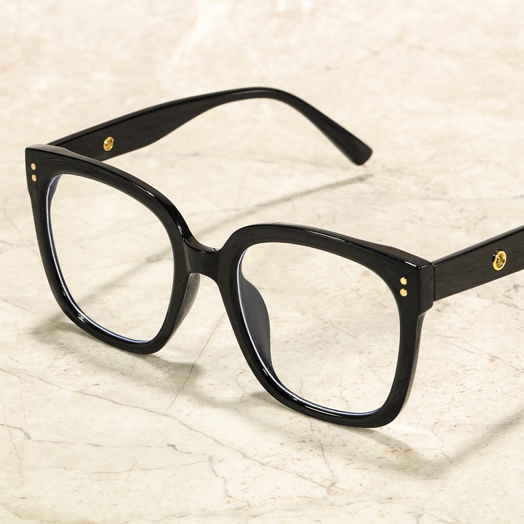 Scene view of Ennis square pc eyeglasses SP0062508 in black