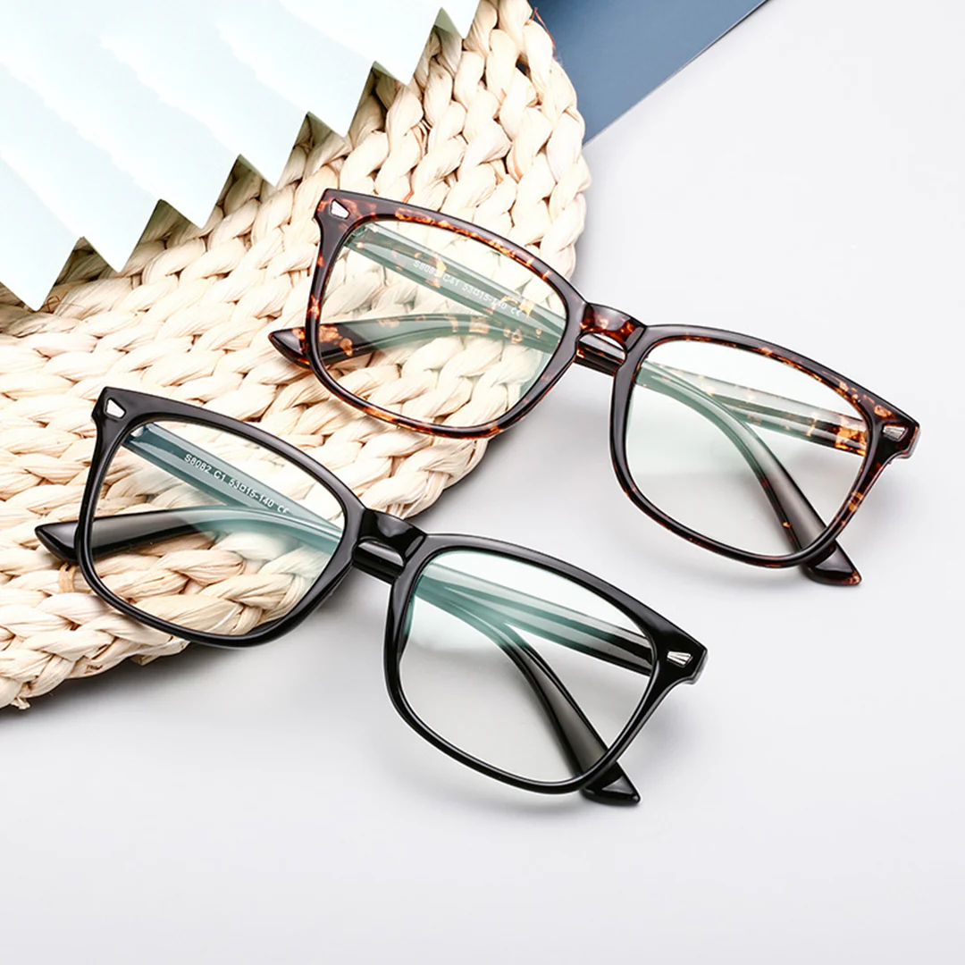 Scene view of Cedric square pc eyeglasses SP0122409 in black