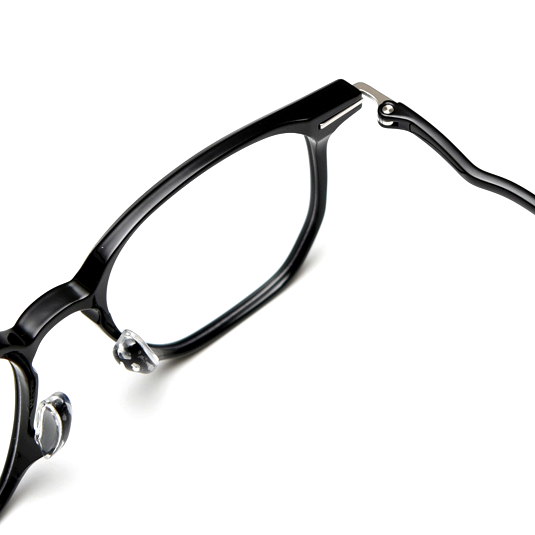Adjustable nose pad detail of Benny square tr90 eyeglasses SR0042508 in black