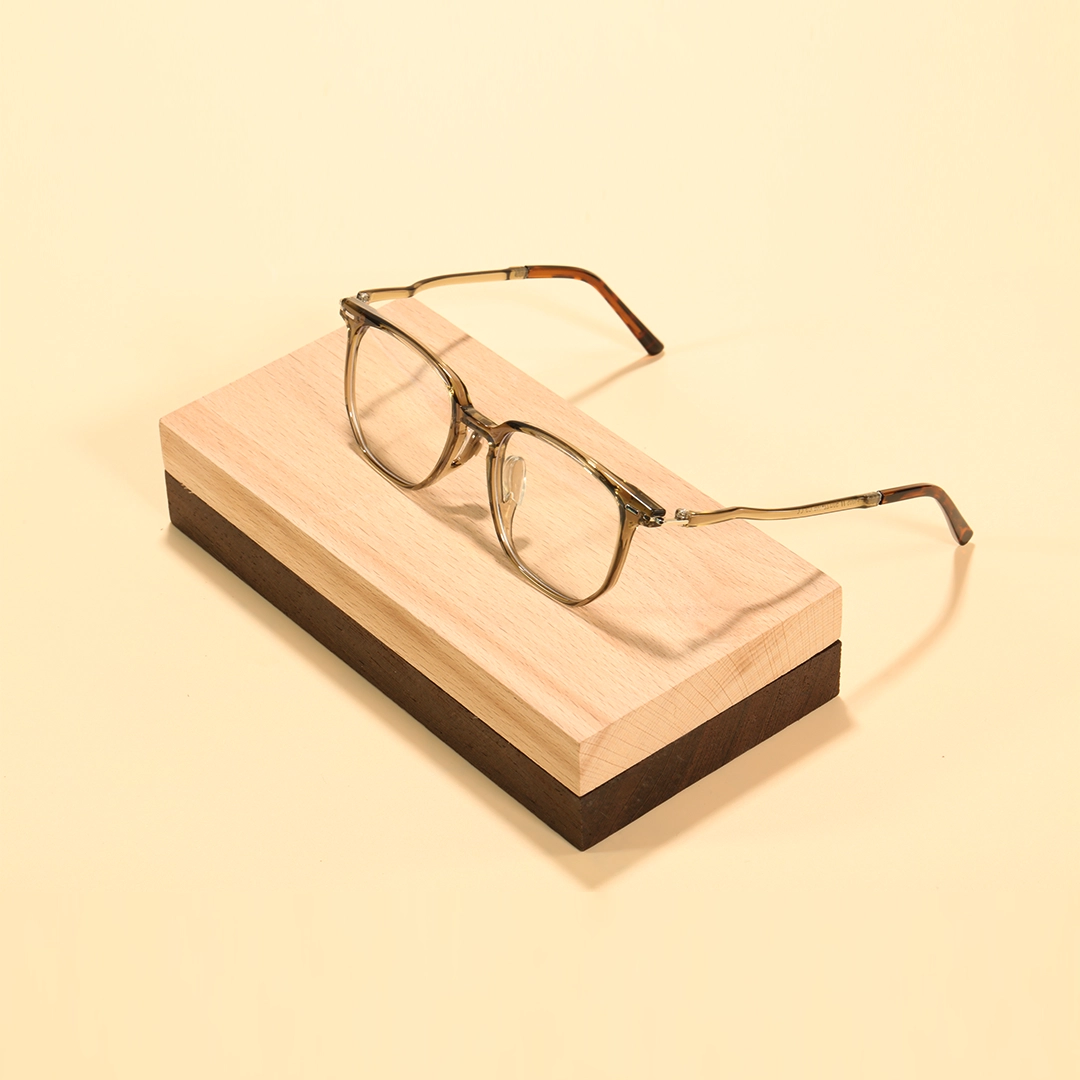 Scene view of Benny square tr90 eyeglasses SR0042508 in green
