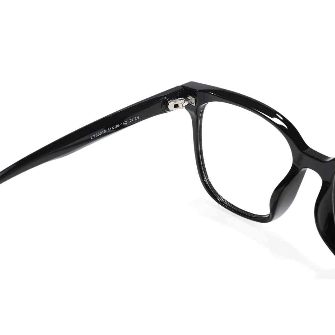 Integrated nose pad detail of Hadley square tr90 eyeglasses SR0052508 in black