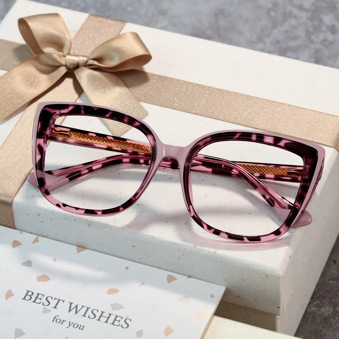 Scene view of Quart square tr90 eyeglasses SR0202411 in red tortoise