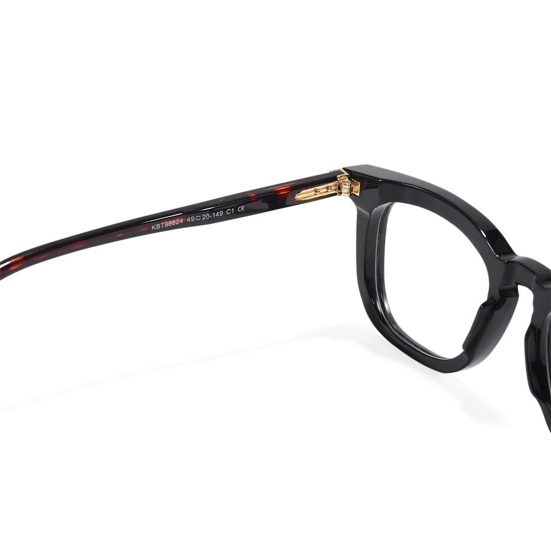 Hinge detail of Kaely square acetate eyeglasses SR0332509 in black