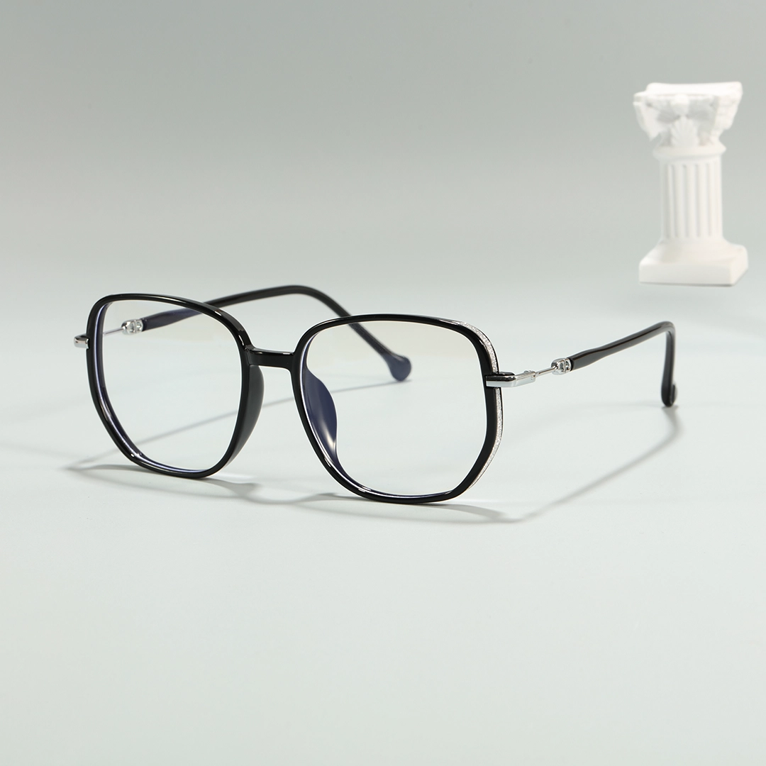Scene view of Leif vintage square tr90 eyeglasses SR0992509 in black