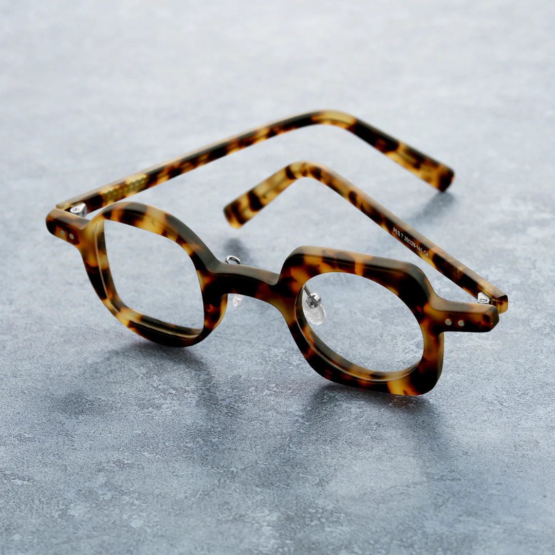 Scene close-up view of Fawn unique acetate eyeglasses UA0012302 in tortoise
