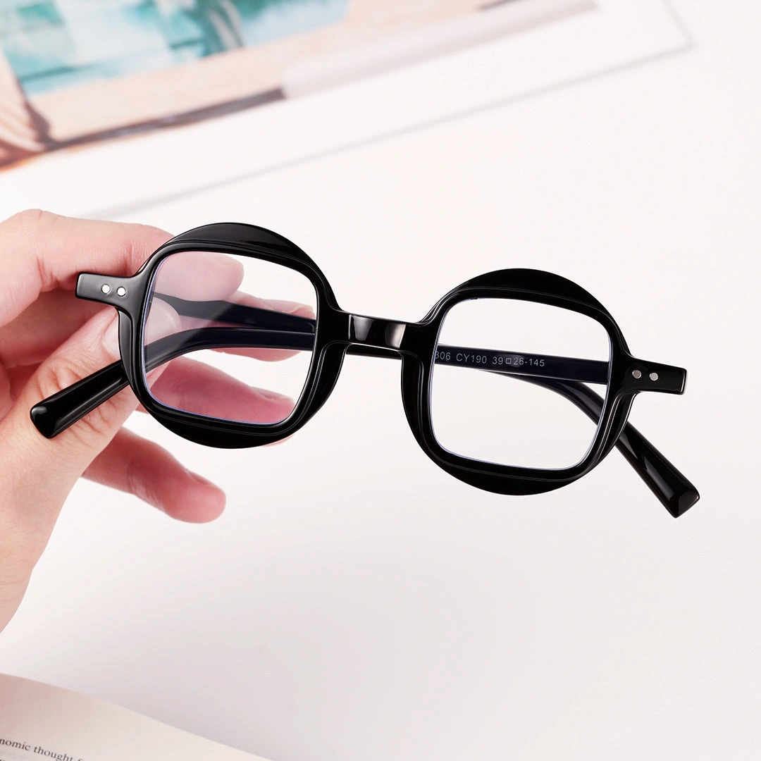 Scene view of Lay unique pc eyeglasses UP0082304 in black