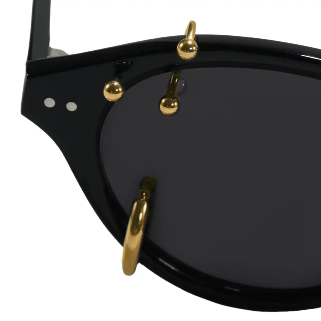 End piece detail of Rook aviator acetate handcrafted polarized sunglasses AA0062604 in gold