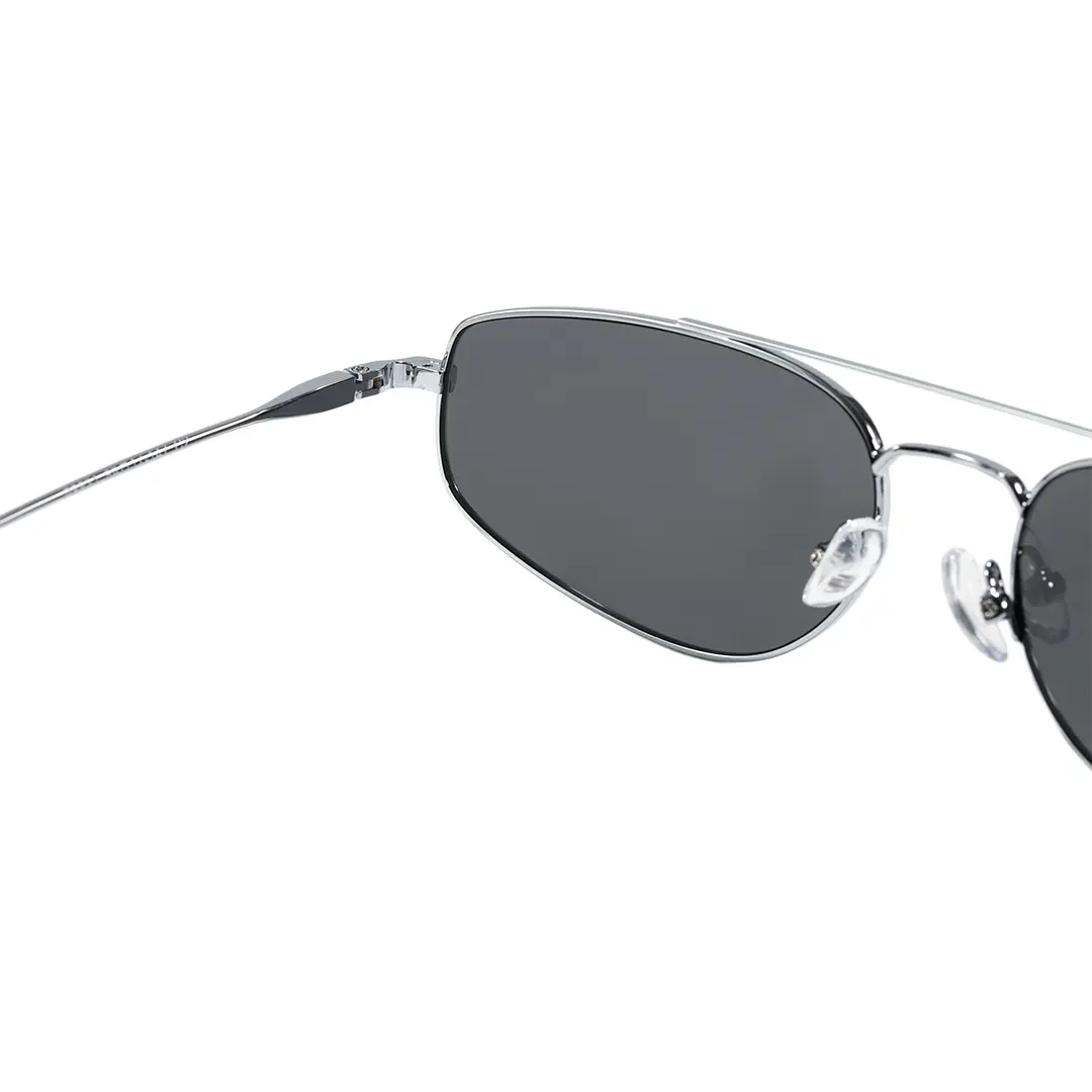 Hinge detail of Leonie fashion aviator metal sunglasses in silver. SPU: AM0082603