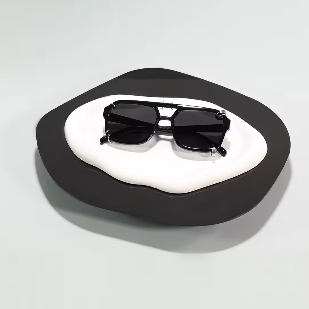 Scene view of Punkd aviator pc handcrafted polarized sunglasses AP0052511 in black