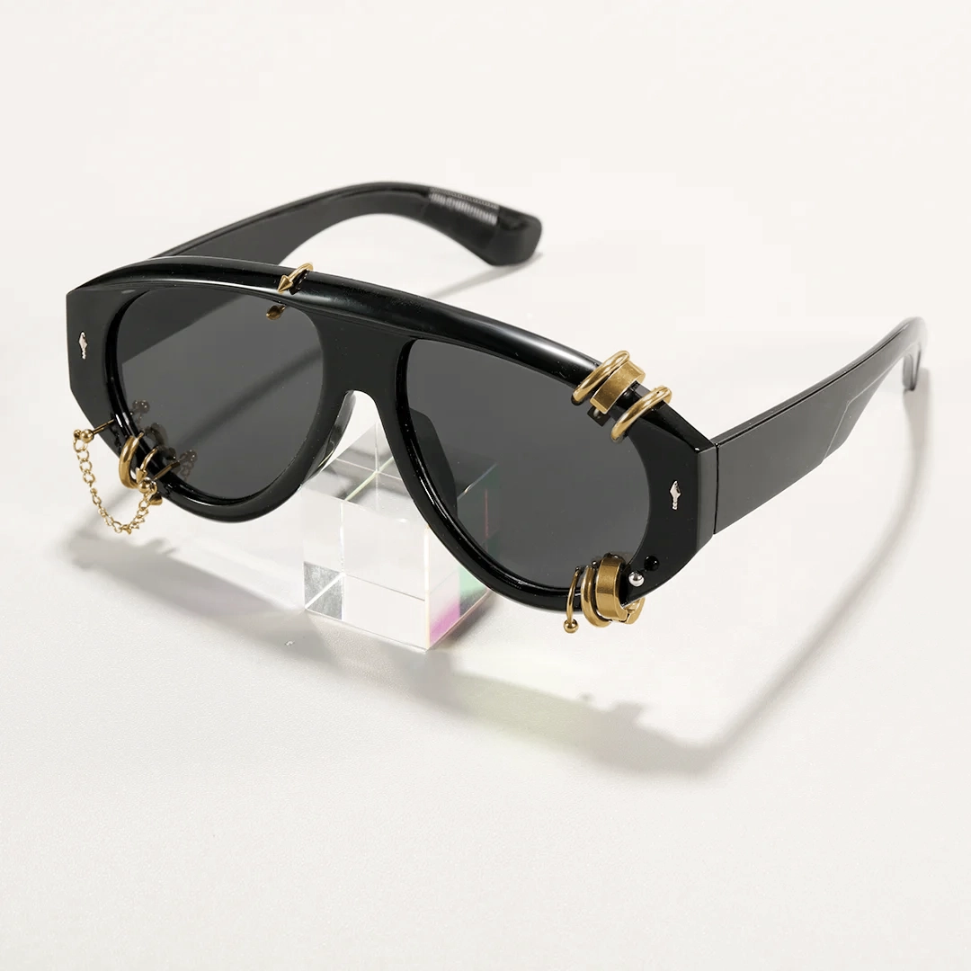 Scene view of Wisp aviator pc sunglasses AP0082604 in gold