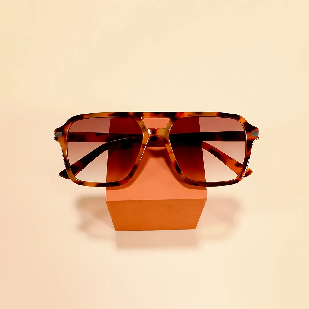Scene view of Lana vintage aviator pc sunglasses AP0502506 in tortoise