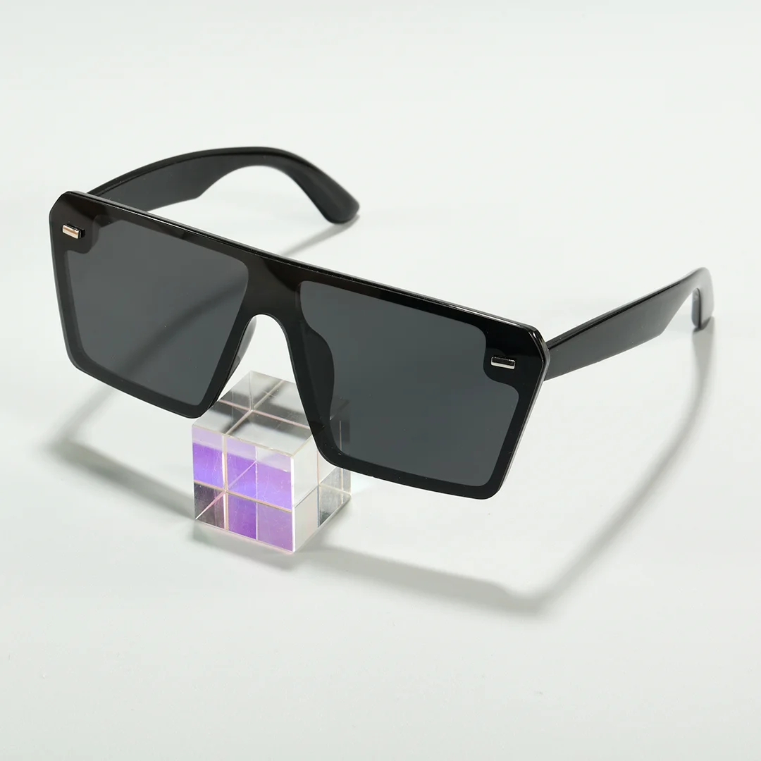 Scene view of Wyla aviator tr90 sunglasses AR0112604 in black