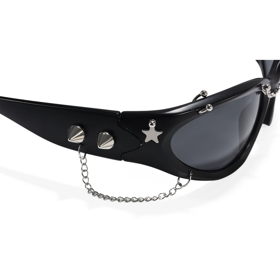 End piece detail of Nash cat-eye pc handcrafted polarized sunglasses CP0032511 in black