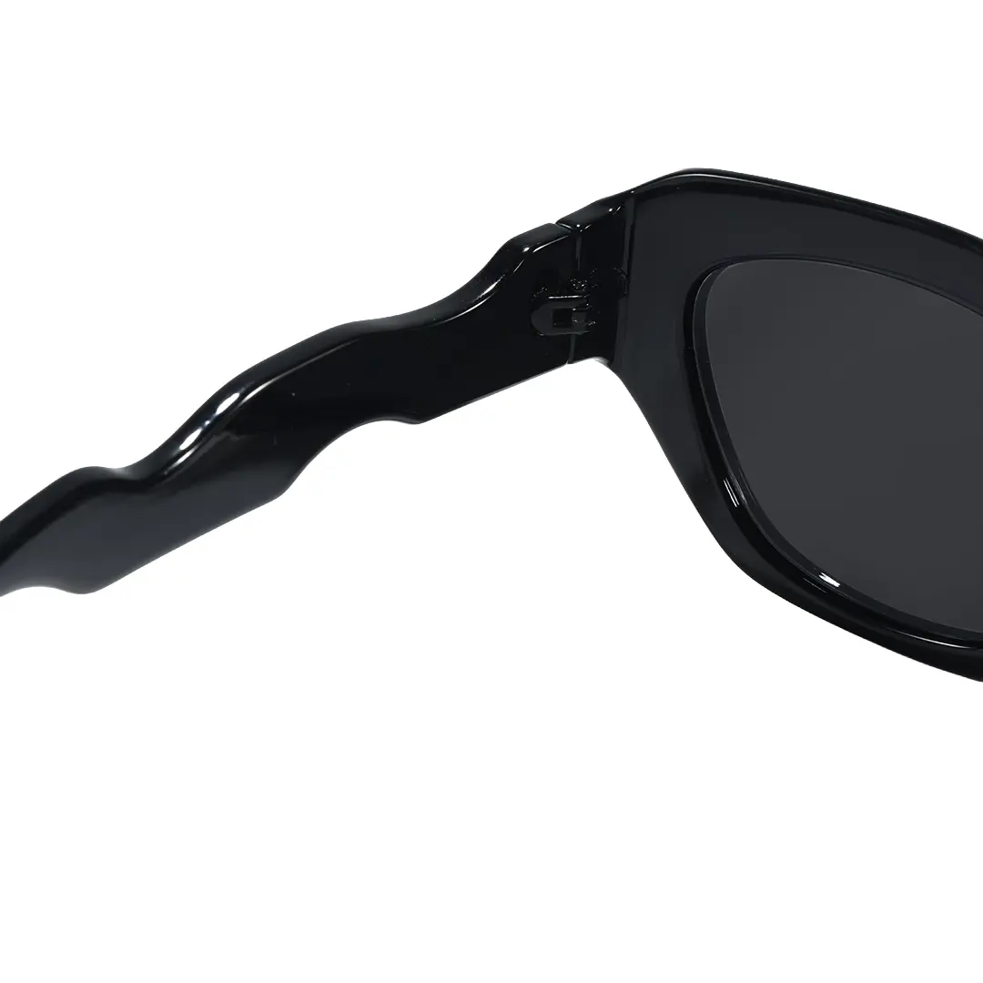 Hinge detail of Sorrel cat eye pc sunglasses in black. SPU: CP0052604
