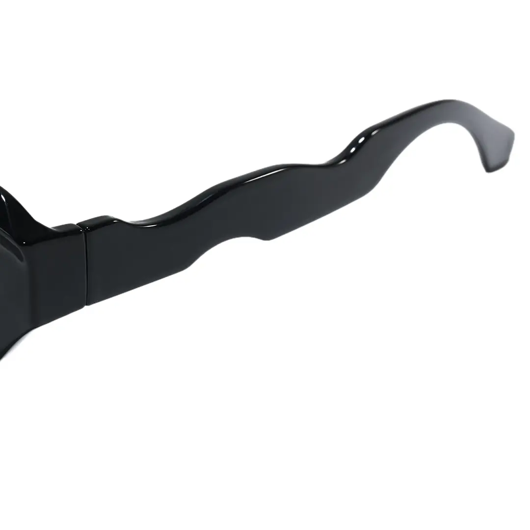 Temple detail of Sorrel cat eye pc sunglasses in black. SPU: CP0052604