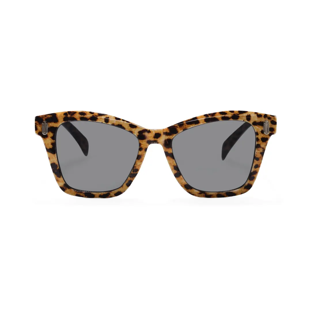 Front view of Mala cat eye pc sunglasses CP0122506 in tortoise
