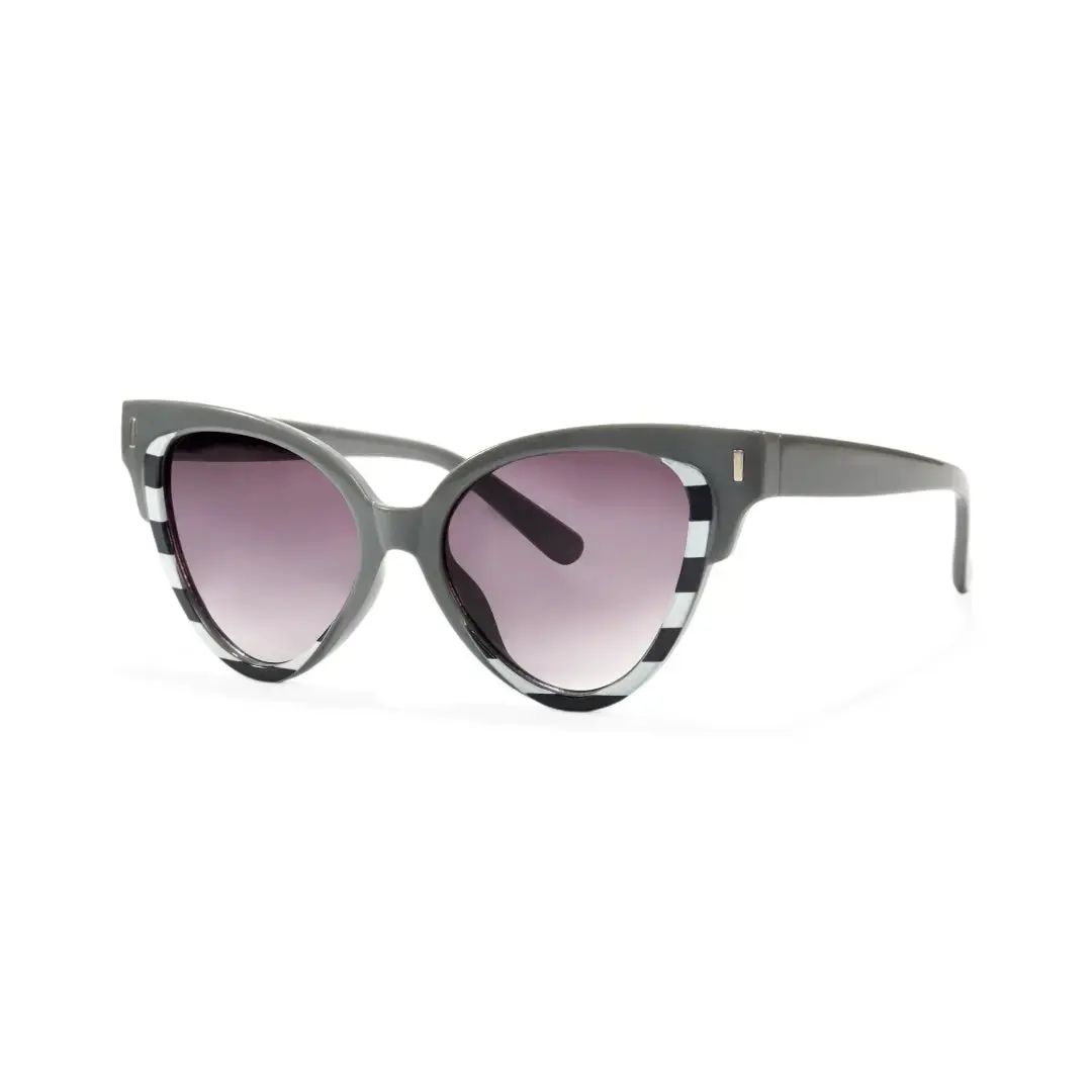 Angle view of Moll cat eye pc sunglasses CP0152506 in grey