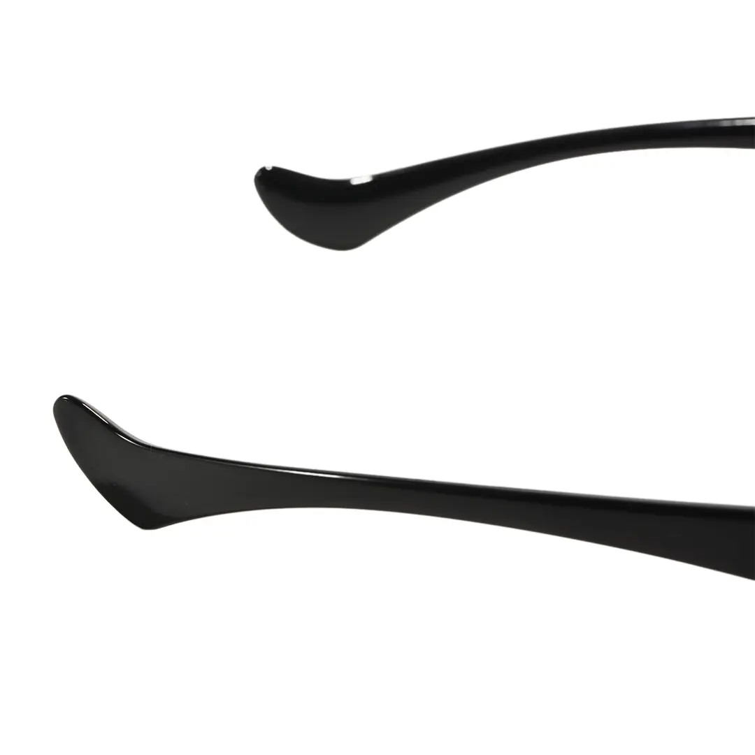 Temple detail of Fioleo y2k cat eye pc sunglasses CP0172603 in black