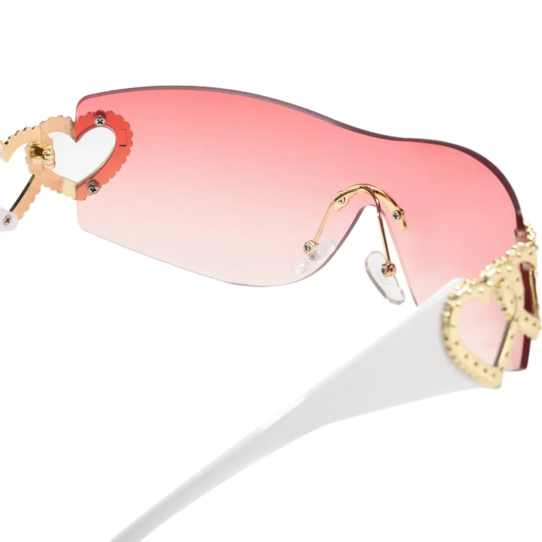 Adjustable nose pad detail of Marnie y2k rectangle pc sunglasses EP0022604 in pink