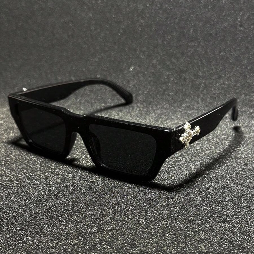 Scene view of Kross rectangle pc sunglasses EP0082511 in black