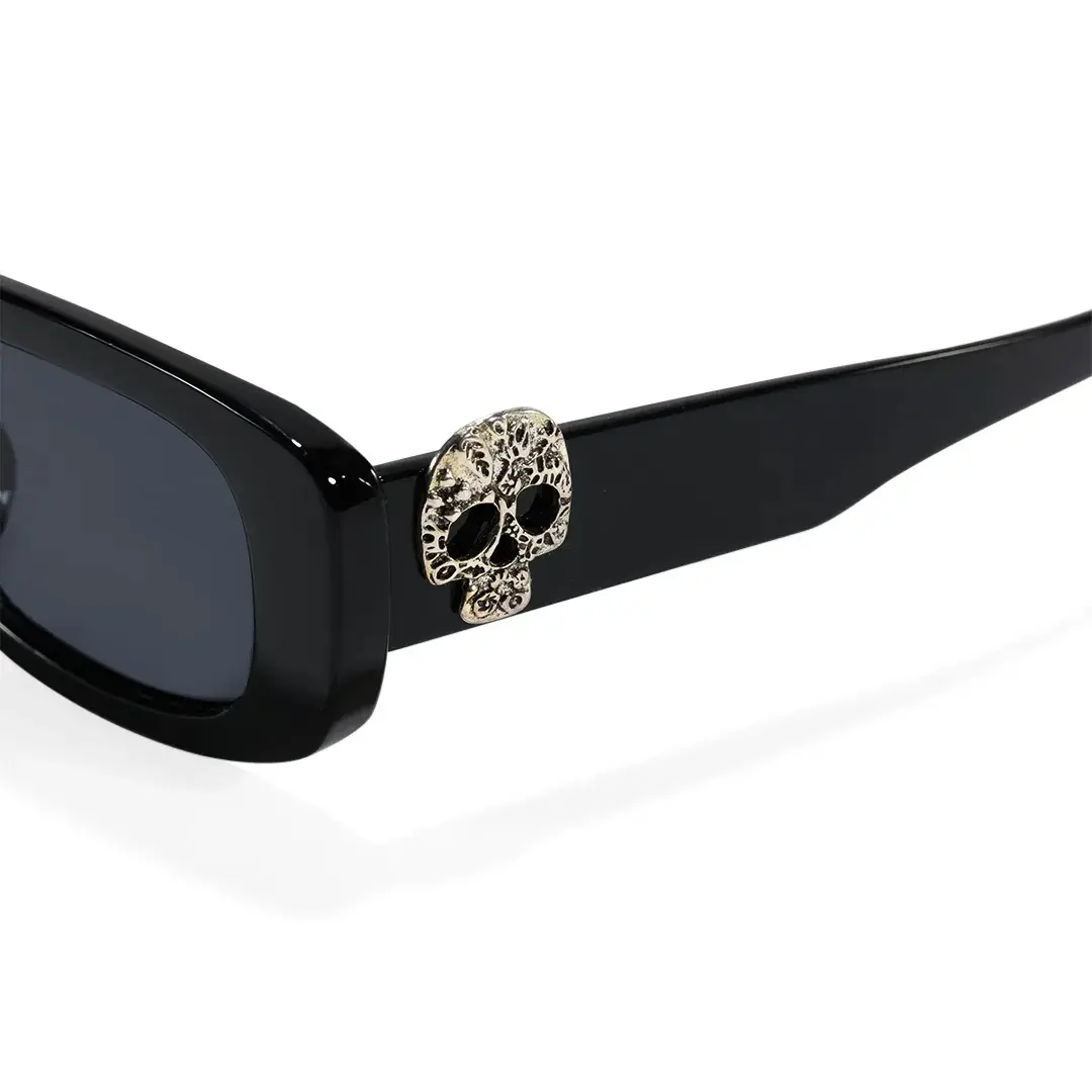 End piece detail of Lysander rectangle pc sunglasses EP0092511 in black