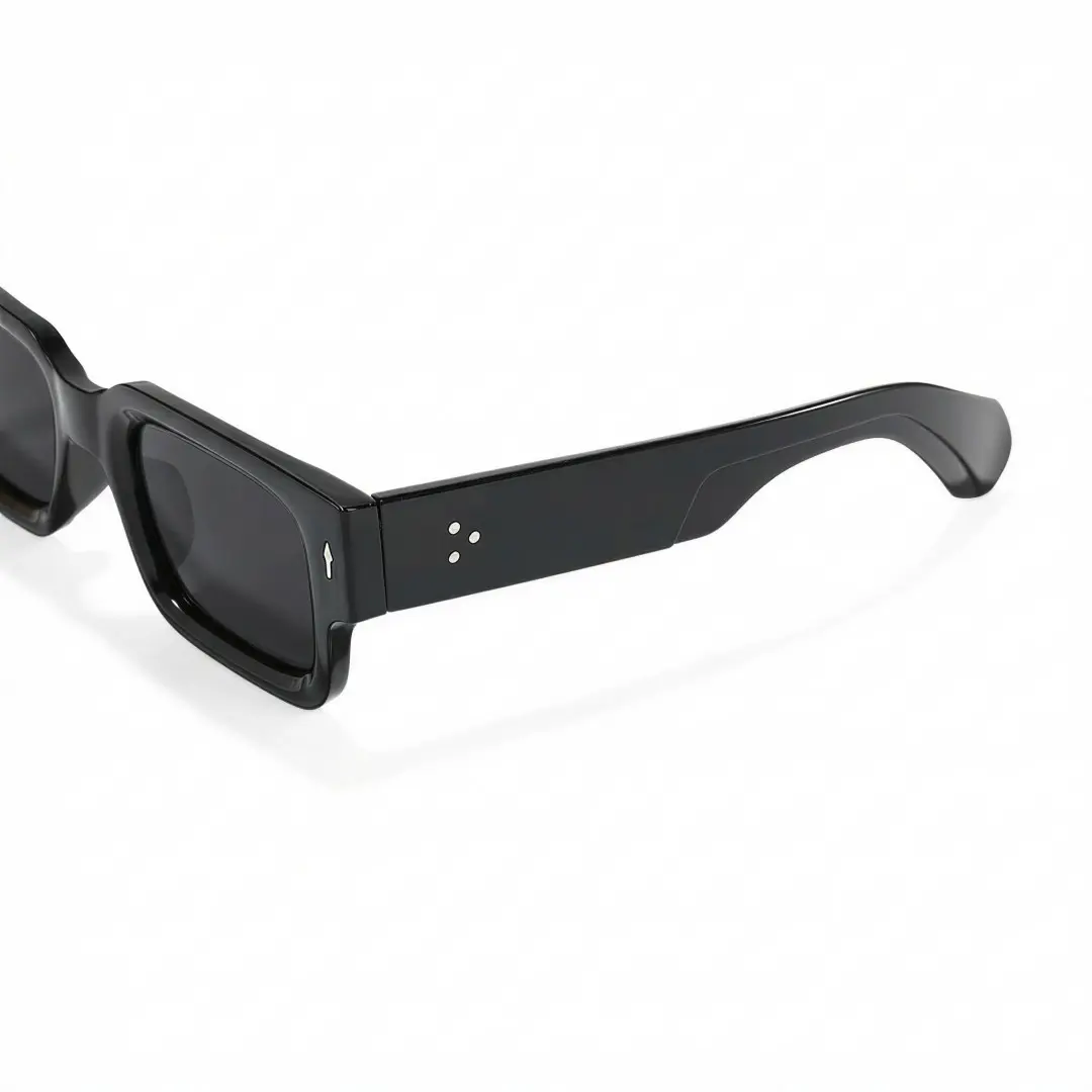 End piece detail of Cube fashion rectangle pc sunglasses in black. SPU: EP0542509S