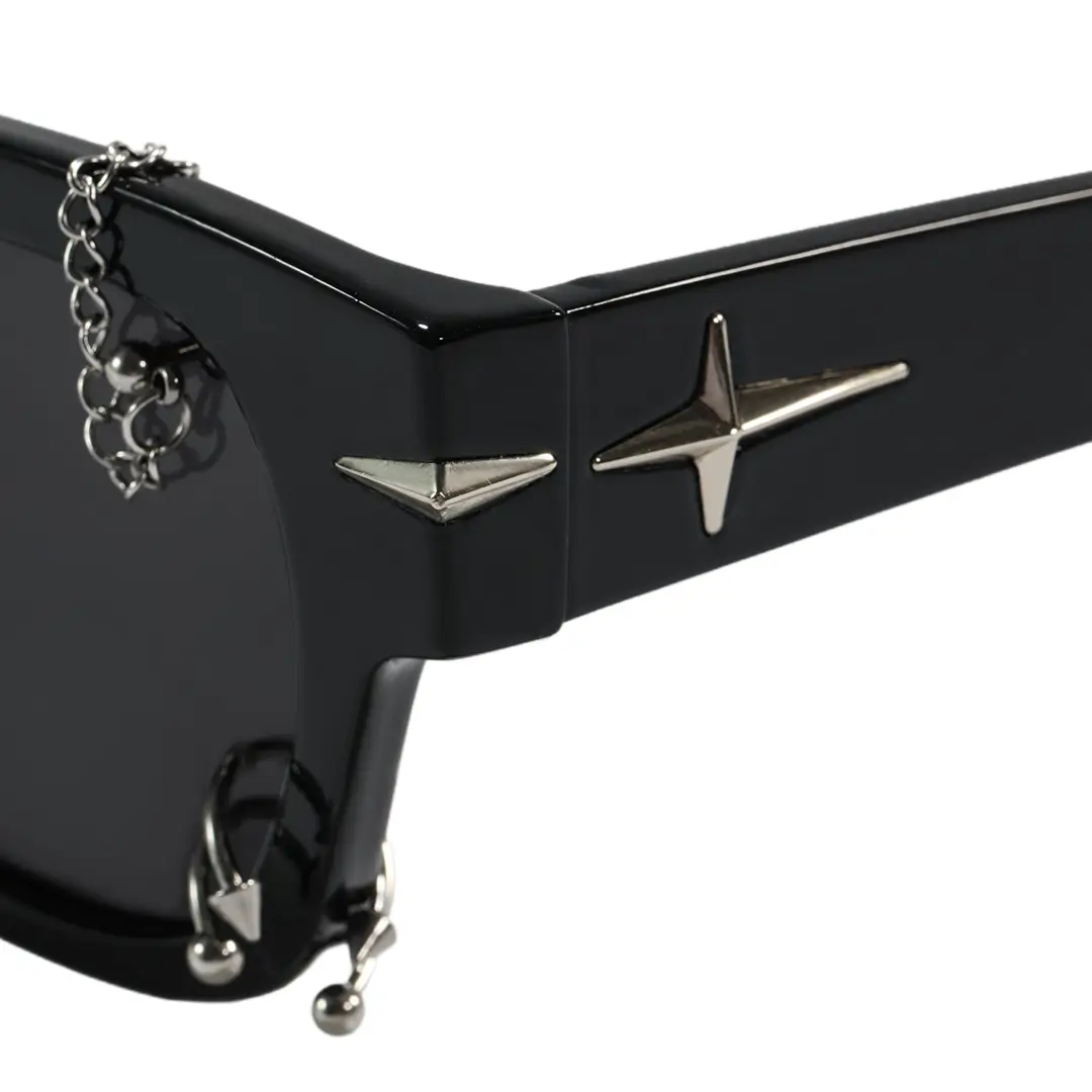 Temple detail of Trove y2k rectangle tr90 handcrafted polarized sunglasses ER0072604 in silver