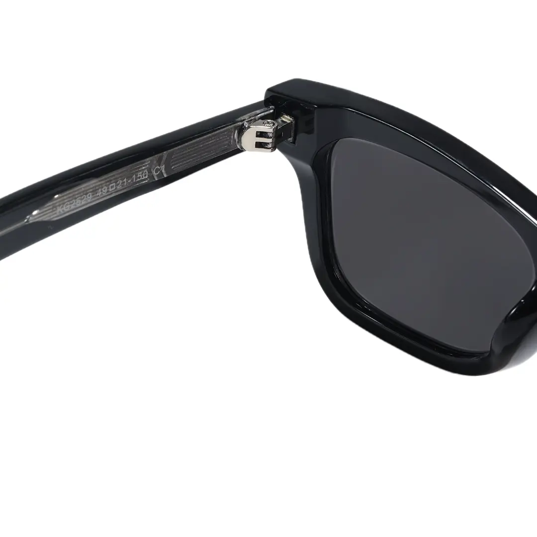 Hinge detail of Reign rectangle tr90 sunglasses ER0112604 in black