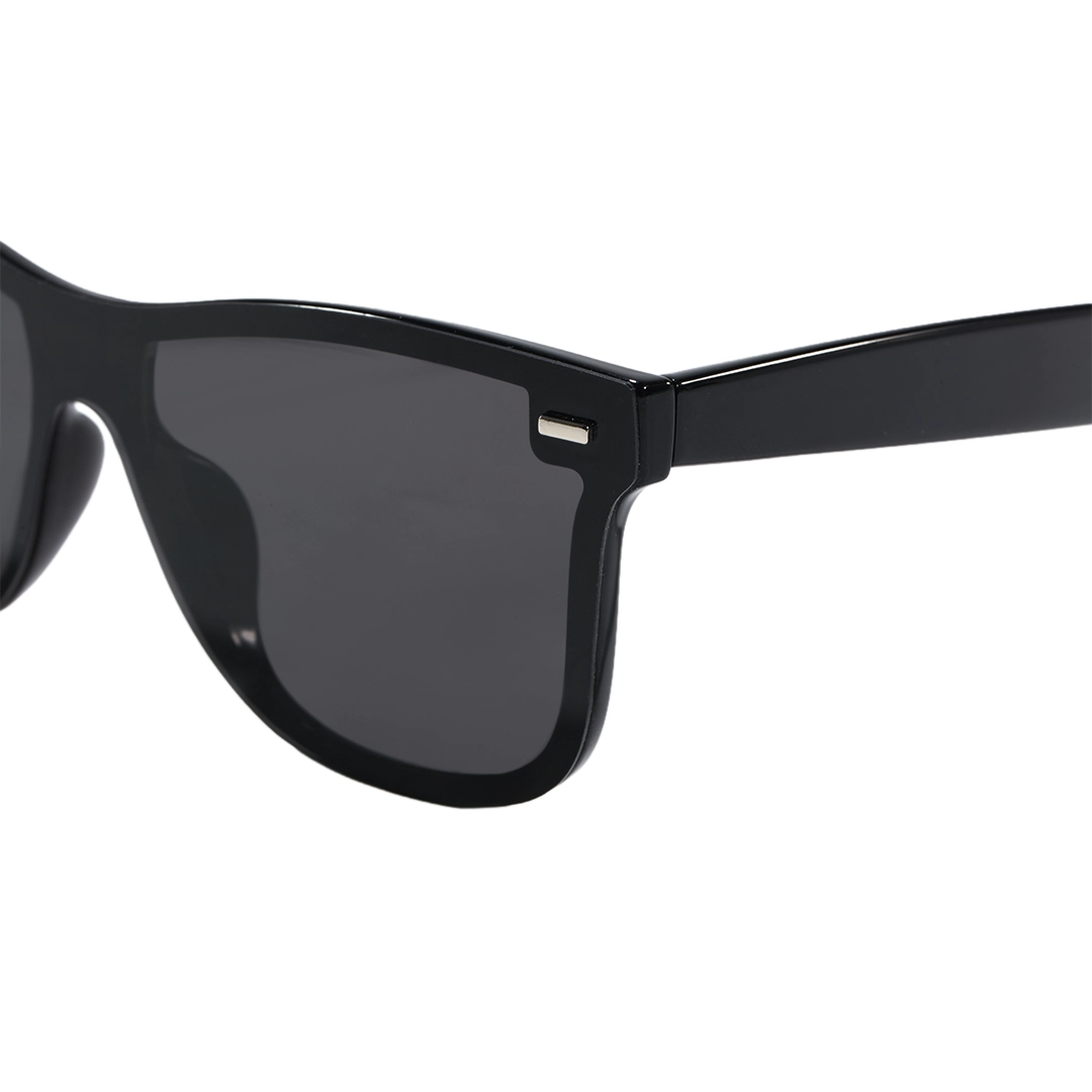 End piece detail of Kestrel rectangle tr90 sunglasses ER0122604 in black