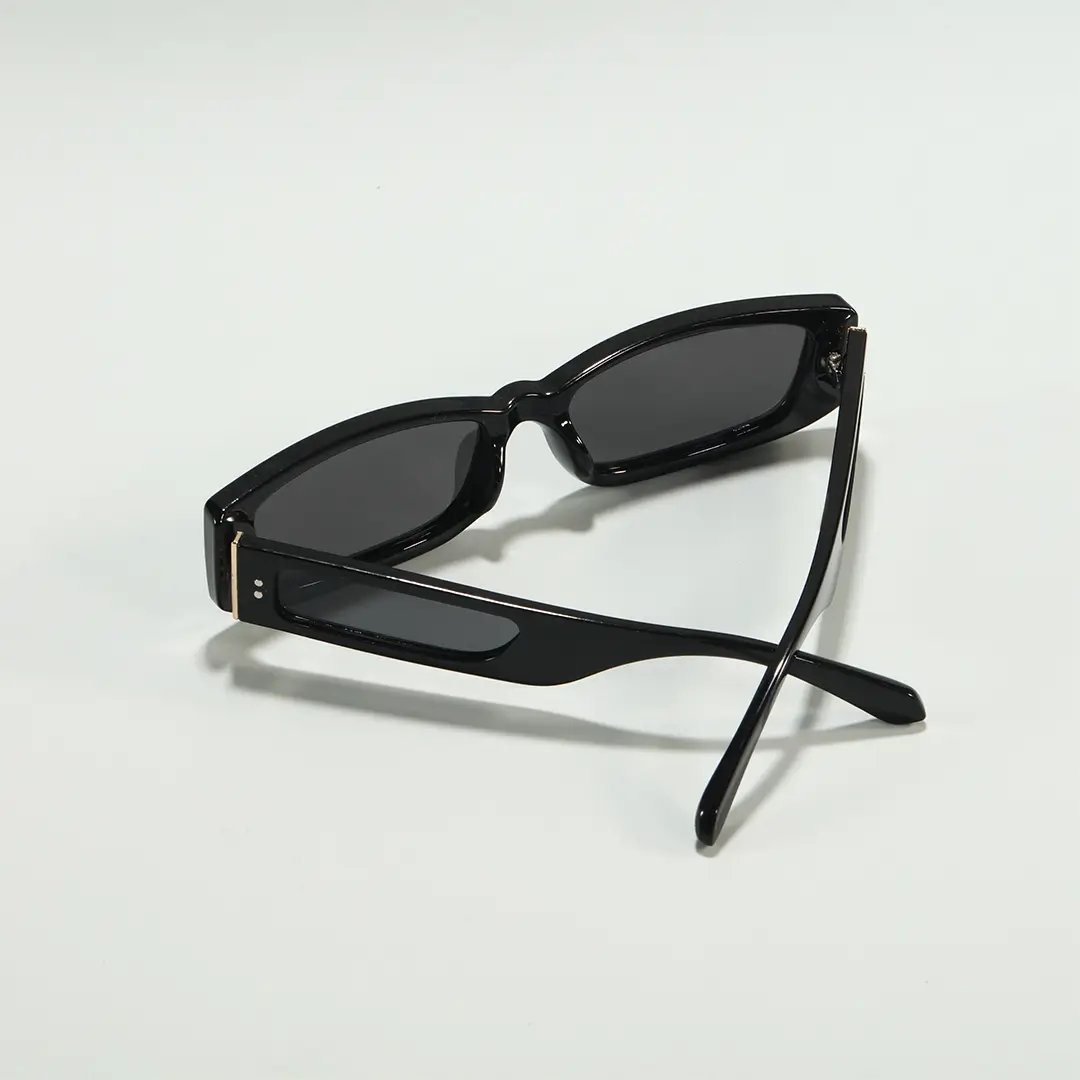 Scene view of Raven fashion rectangle tr90 sunglasses ER0132604 in black
