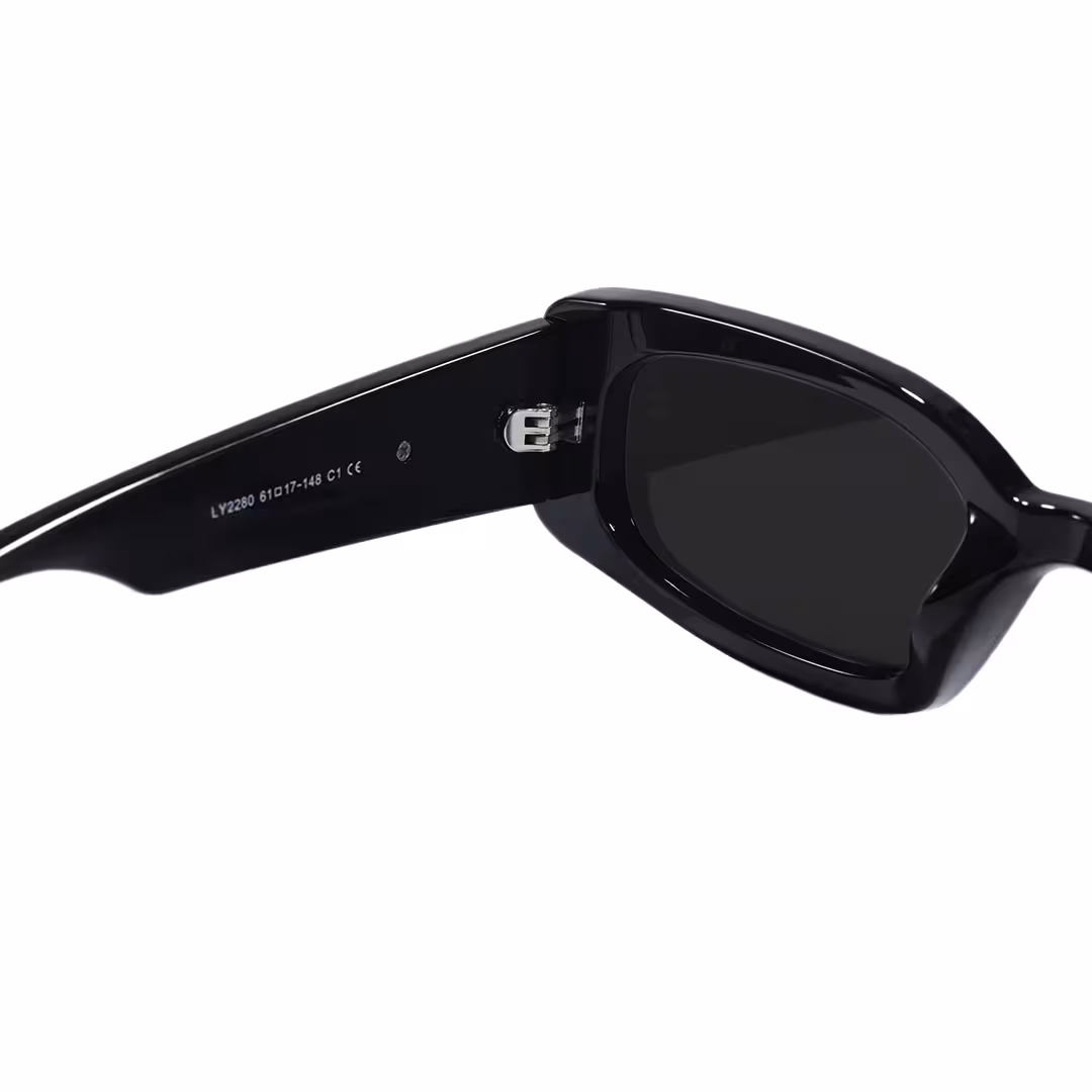 Hinge detail of Veldt rectangle tr90 sunglasses ER0142604 in black