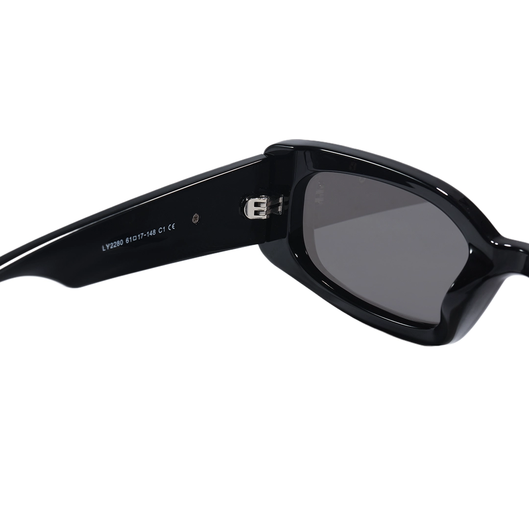 Hinge detail of Veldt fashion rectangle tr90 sunglasses ER0142604 in black