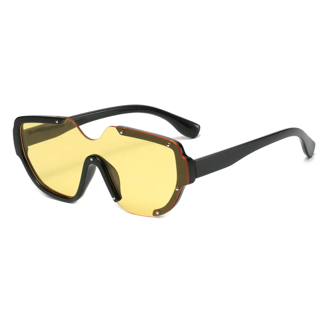 Angle view of Bake geometric pc sunglasses GP0202302 in yellow